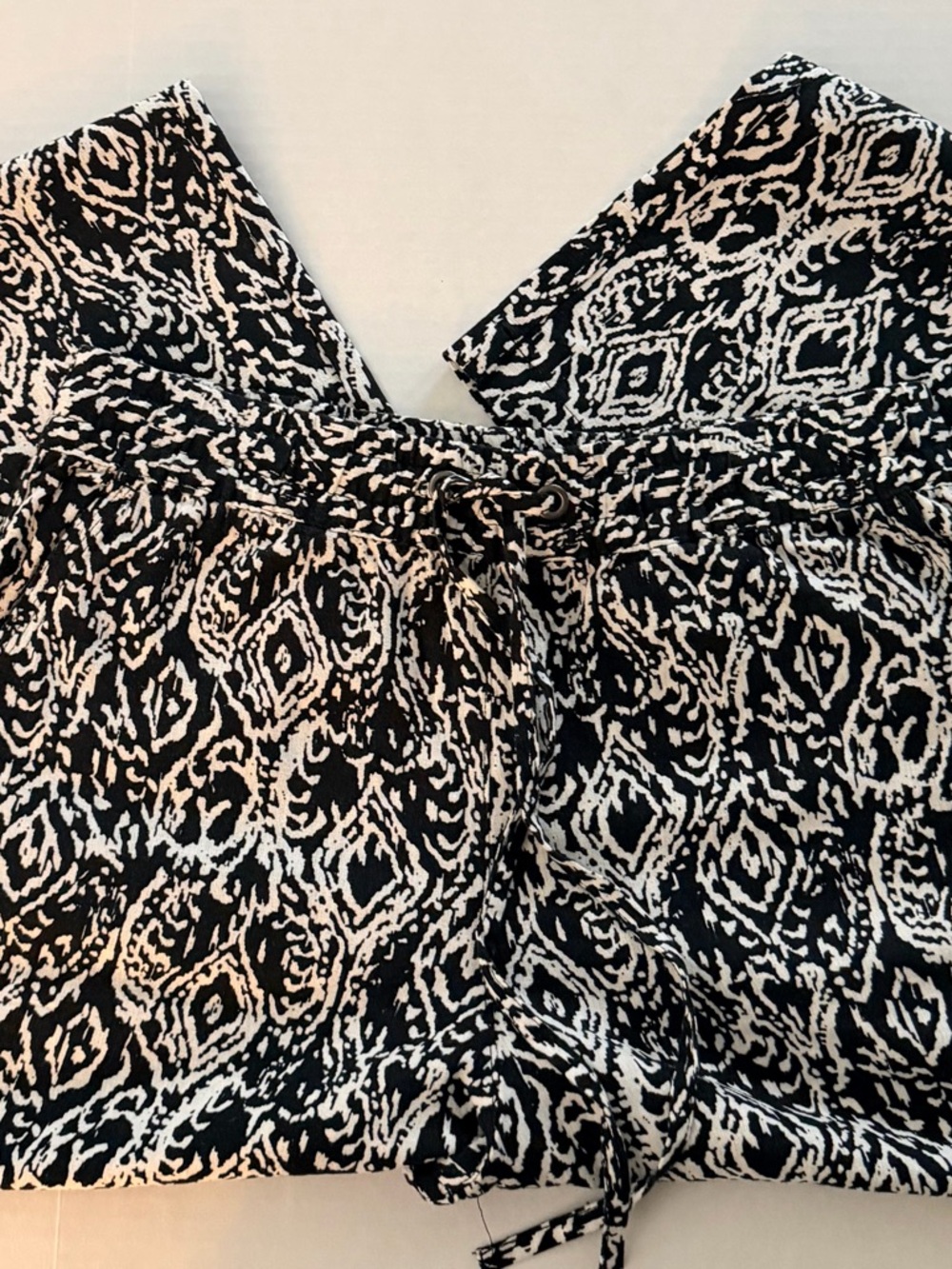 Alexander Jordan Livin' in Linen Black and White Ikat Print Pants Size Medium